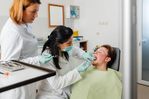 Best Dentist for Tooth Abscess  in Eastpointe, MI